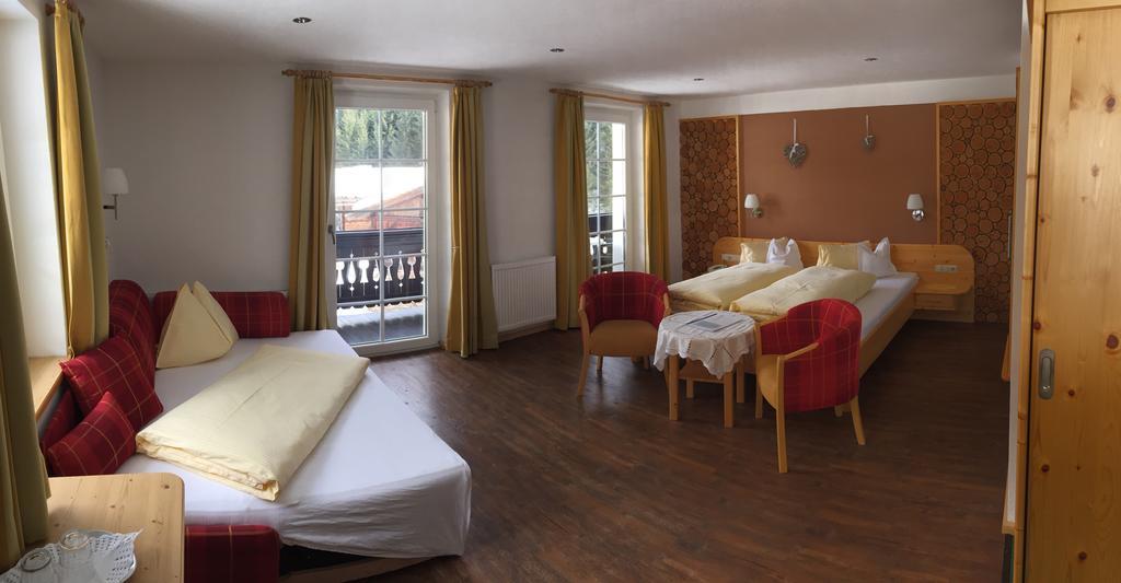 Hotel Garni Gruenmoos St Jakob in Defereggen Eksteriør billede