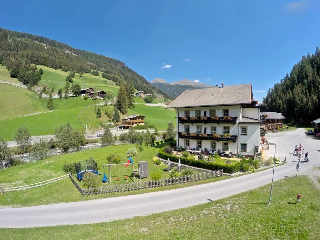 Hotel Garni Gruenmoos St Jakob in Defereggen Eksteriør billede